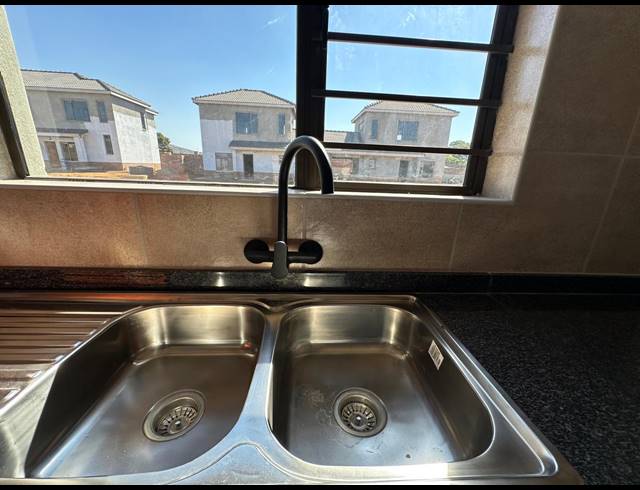 3 BEDROOM SECTIONAL TITLE FOR SALE IN WATERVAL EAST